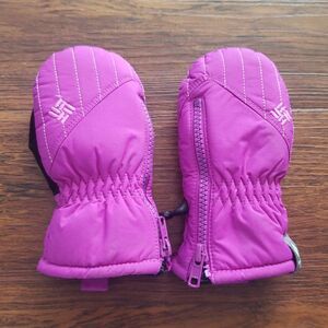 Columbia Magenta Baby Athleisure Casual Trendy Cozy Winter Ski Mittens